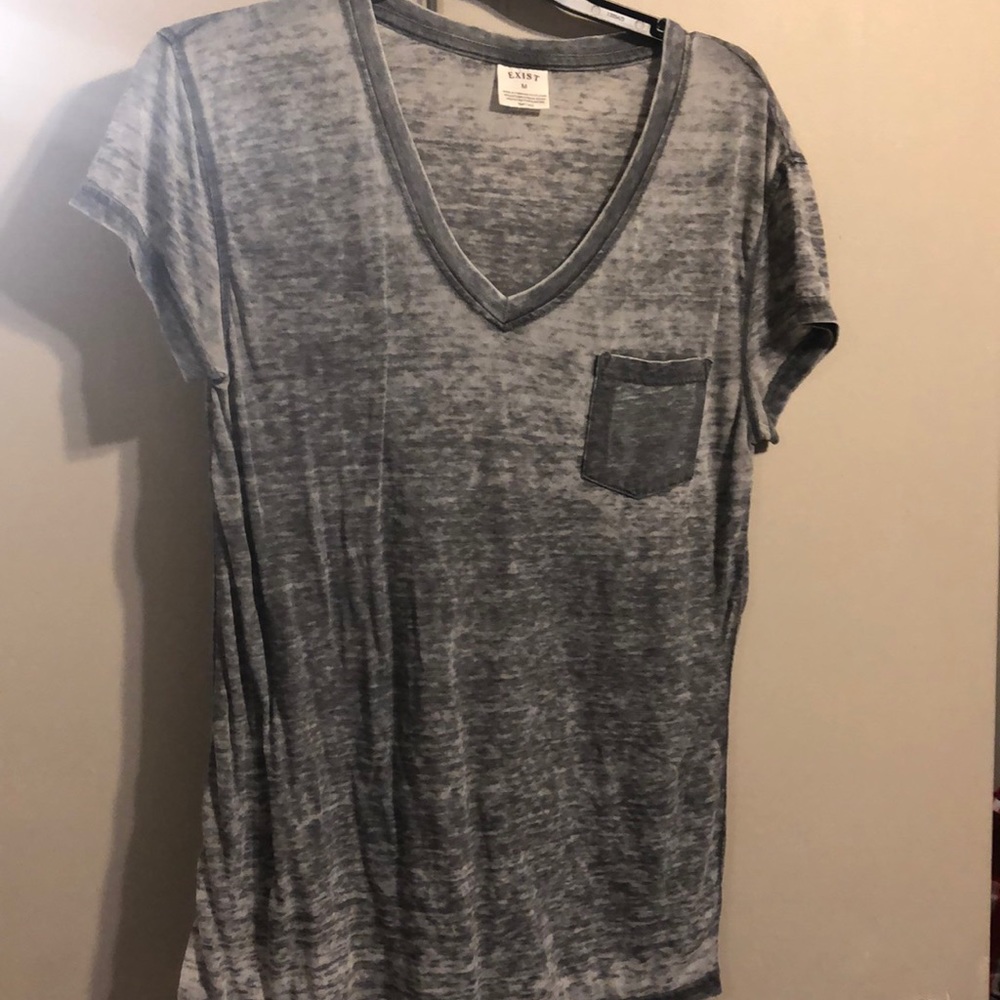 Grey tee